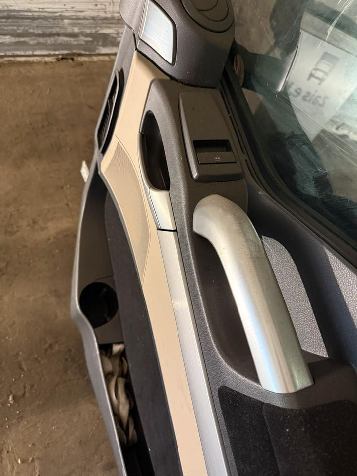 MAN TGS EU6 Beifahrertür Grau Spiegel Innenverkleidung LN 49 - Durvis un rezerves daļas - Kravas automašīna: foto 4 MAN TGS EU6 Beifahrertür Grau Spiegel Innenverkleidung LN 49 - Durvis un rezerves daļas - Kravas automašīna: foto 4