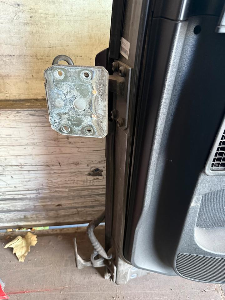 MAN TGS EU6 Beifahrertür Spiegel Innenverkleidung LN 80 - Durvis un rezerves daļas - Kravas automašīna: foto 3 MAN TGS EU6 Beifahrertür Spiegel Innenverkleidung LN 80 - Durvis un rezerves daļas - Kravas automašīna: foto 3