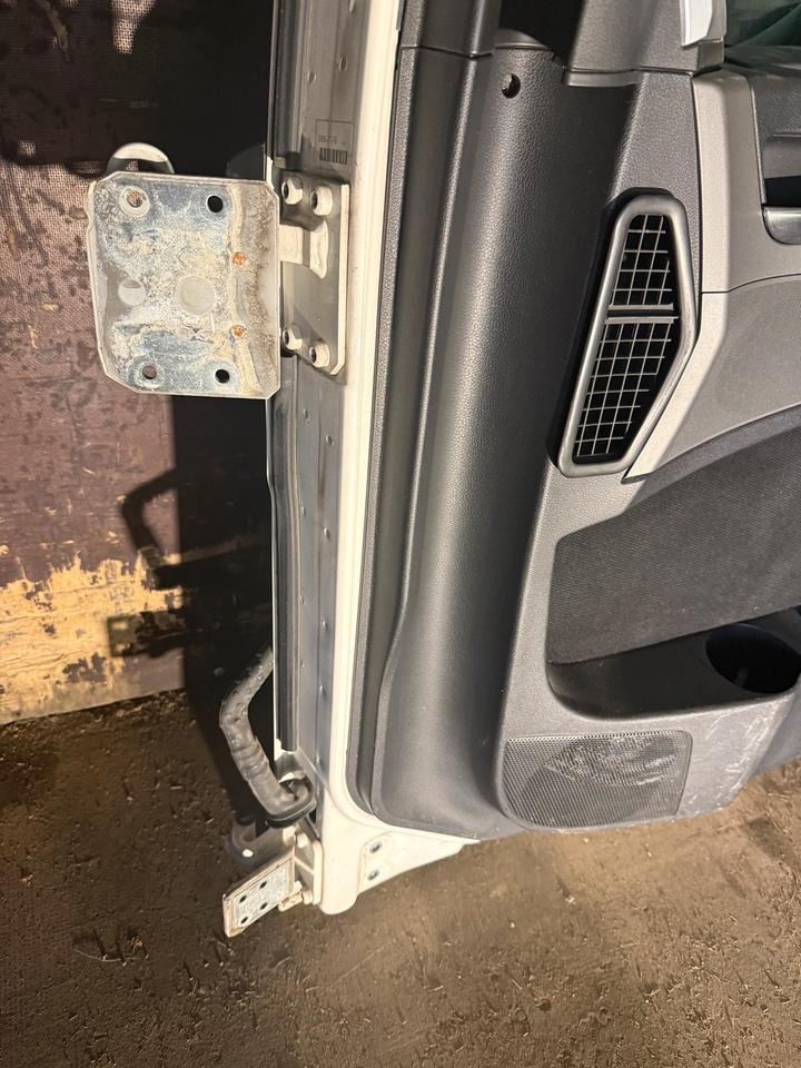 MAN TGS EU6 Beifahrertür Weiß Spiegel Innenverkleidung LN 57 - Durvis un rezerves daļas - Kravas automašīna: foto 3 MAN TGS EU6 Beifahrertür Weiß Spiegel Innenverkleidung LN 57 - Durvis un rezerves daļas - Kravas automašīna: foto 3