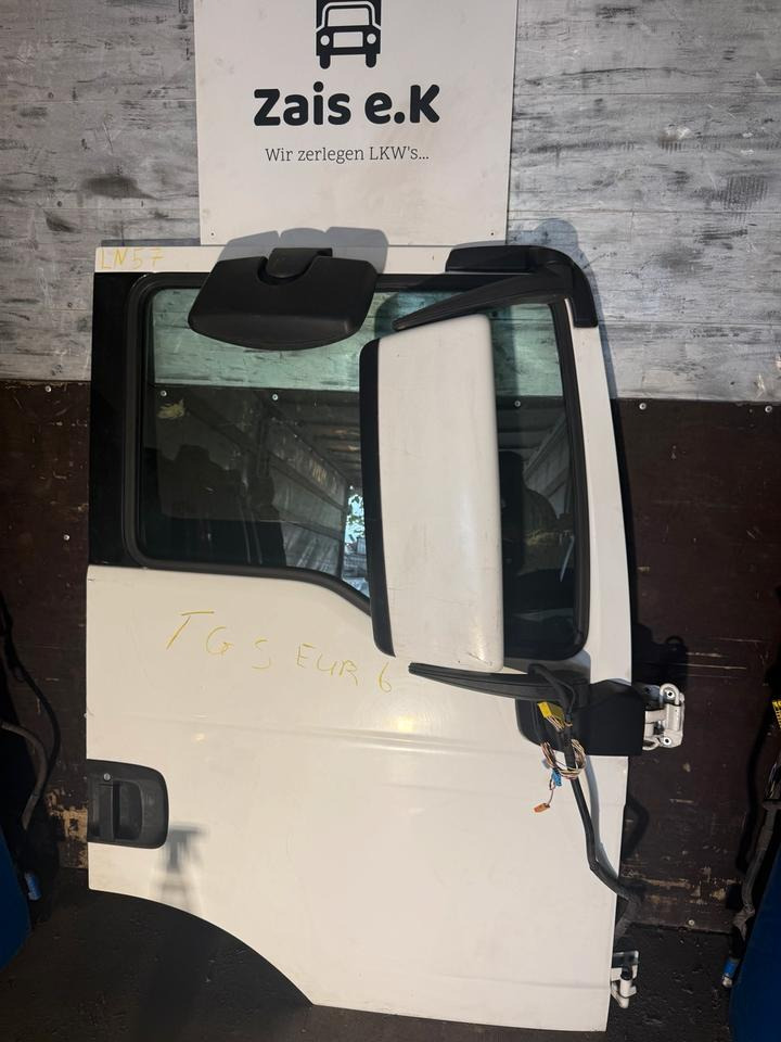 MAN TGS EU6 Beifahrertür Weiß Spiegel Innenverkleidung LN 57 - Durvis un rezerves daļas - Kravas automašīna: foto 1 MAN TGS EU6 Beifahrertür Weiß Spiegel Innenverkleidung LN 57 - Durvis un rezerves daļas - Kravas automašīna: foto 1