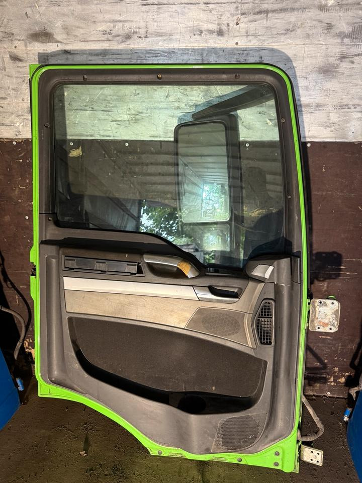 MAN TGS EU6 Fahrertür Grün Spiegel Innenverkleidung - Durvis un rezerves daļas - Kravas automašīna: foto 2 MAN TGS EU6 Fahrertür Grün Spiegel Innenverkleidung - Durvis un rezerves daļas - Kravas automašīna: foto 2