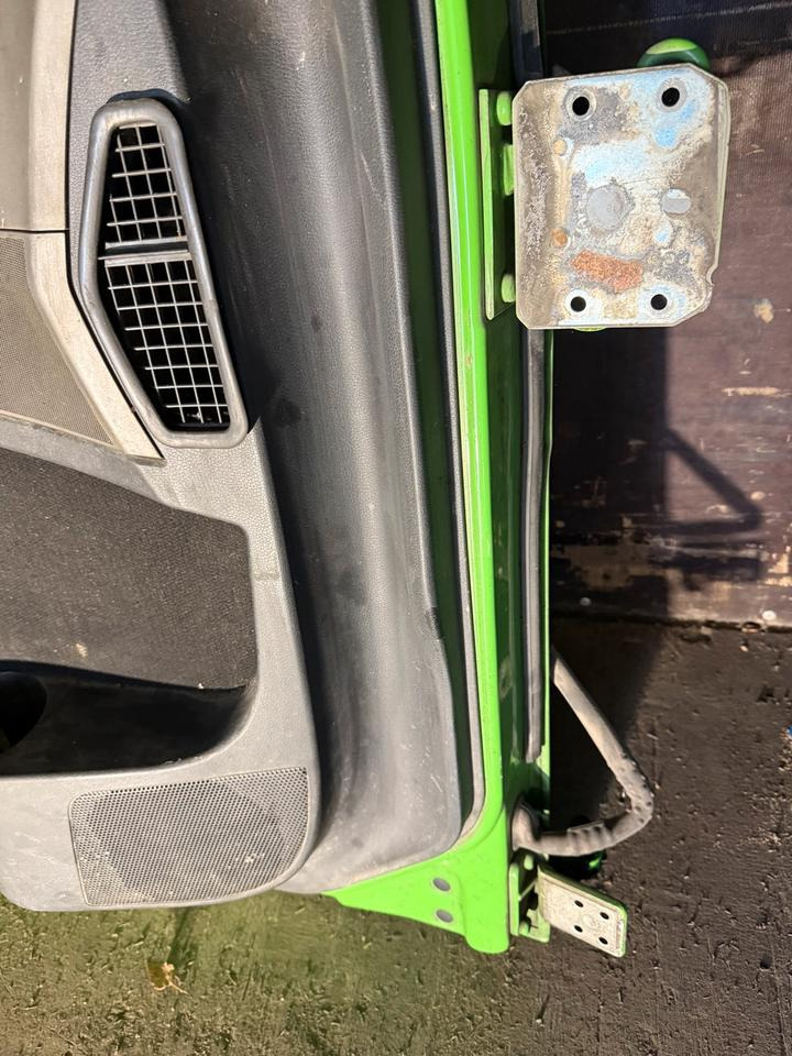 MAN TGS EU6 Fahrertür Grün Spiegel Innenverkleidung - Durvis un rezerves daļas - Kravas automašīna: foto 3 MAN TGS EU6 Fahrertür Grün Spiegel Innenverkleidung - Durvis un rezerves daļas - Kravas automašīna: foto 3