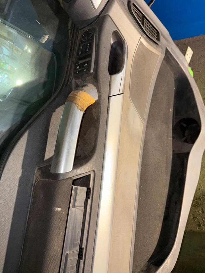 MAN TGS EU6 Fahrertür Grün Spiegel Innenverkleidung - Durvis un rezerves daļas - Kravas automašīna: foto 4 MAN TGS EU6 Fahrertür Grün Spiegel Innenverkleidung - Durvis un rezerves daļas - Kravas automašīna: foto 4