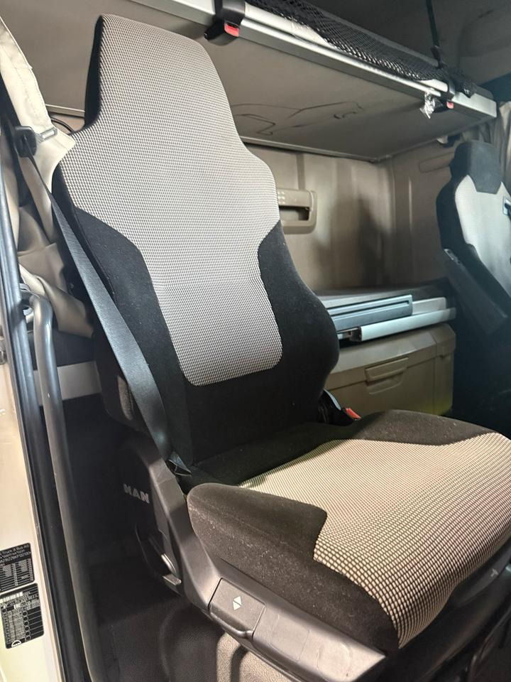 MAN TGX EU6 Beifahrersitz mit Luft - Sēdeklis - Kravas automašīna: foto 1 MAN TGX EU6 Beifahrersitz mit Luft - Sēdeklis - Kravas automašīna: foto 1