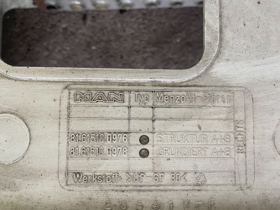 MAN TGX Einstieg Unten Rechts 81615100976 - Pakāpiens - Kravas automašīna: foto 3 MAN TGX Einstieg Unten Rechts 81615100976 - Pakāpiens - Kravas automašīna: foto 3
