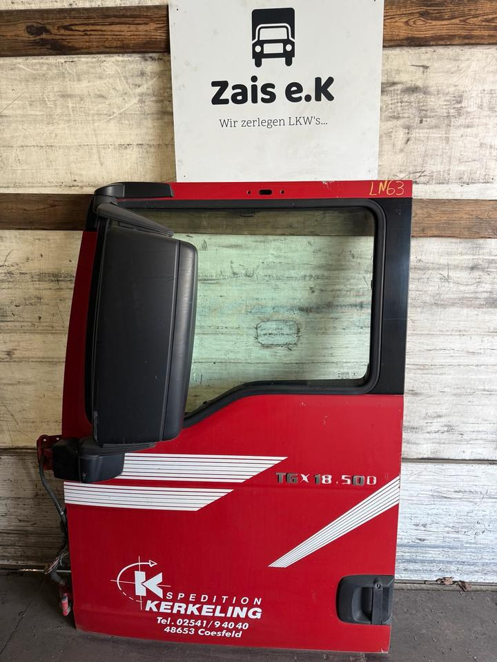 MAN TGX Fahrertür Rot Spiegel Innenverkleidung LN 63 - Durvis un rezerves daļas - Kravas automašīna: foto 1 MAN TGX Fahrertür Rot Spiegel Innenverkleidung LN 63 - Durvis un rezerves daļas - Kravas automašīna: foto 1