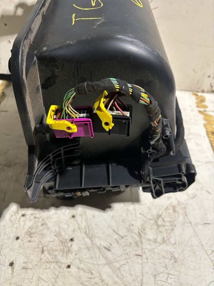 MAN TGX/TGS Innenraum Gebläse/Heizung 81.61900.6400 - Ventilators - Kravas automašīna: foto 4 MAN TGX/TGS Innenraum Gebläse/Heizung 81.61900.6400 - Ventilators - Kravas automašīna: foto 4