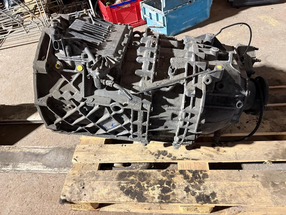 MAN ZF ASTRONIC 12 AS 2130 TD Getriebe + Nebenantrieb - Pārnesumkārba - Kravas automašīna: foto 5 MAN ZF ASTRONIC 12 AS 2130 TD Getriebe + Nebenantrieb - Pārnesumkārba - Kravas automašīna: foto 5