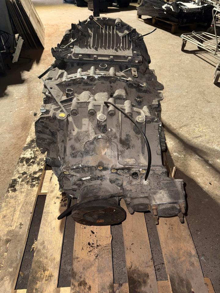 MAN ZF ASTRONIC 12 AS 2130 TD Getriebe + Nebenantrieb - Pārnesumkārba - Kravas automašīna: foto 4 MAN ZF ASTRONIC 12 AS 2130 TD Getriebe + Nebenantrieb - Pārnesumkārba - Kravas automašīna: foto 4