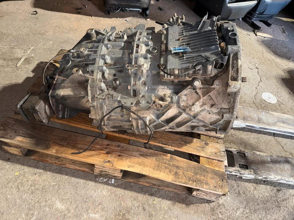 MAN ZF ASTRONIC Getriebe 12 AS 2301 + Nebenantrieb - Pārnesumkārba - Kravas automašīna: foto 3 MAN ZF ASTRONIC Getriebe 12 AS 2301 + Nebenantrieb - Pārnesumkārba - Kravas automašīna: foto 3