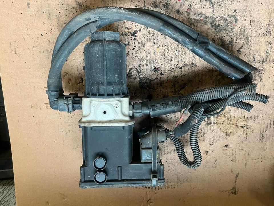 Mercedes Actros MP4 AdBlue Pumpe A0001405378 - Degvielas sūknis - Kravas automašīna: foto 3 Mercedes Actros MP4 AdBlue Pumpe A0001405378 - Degvielas sūknis - Kravas automašīna: foto 3