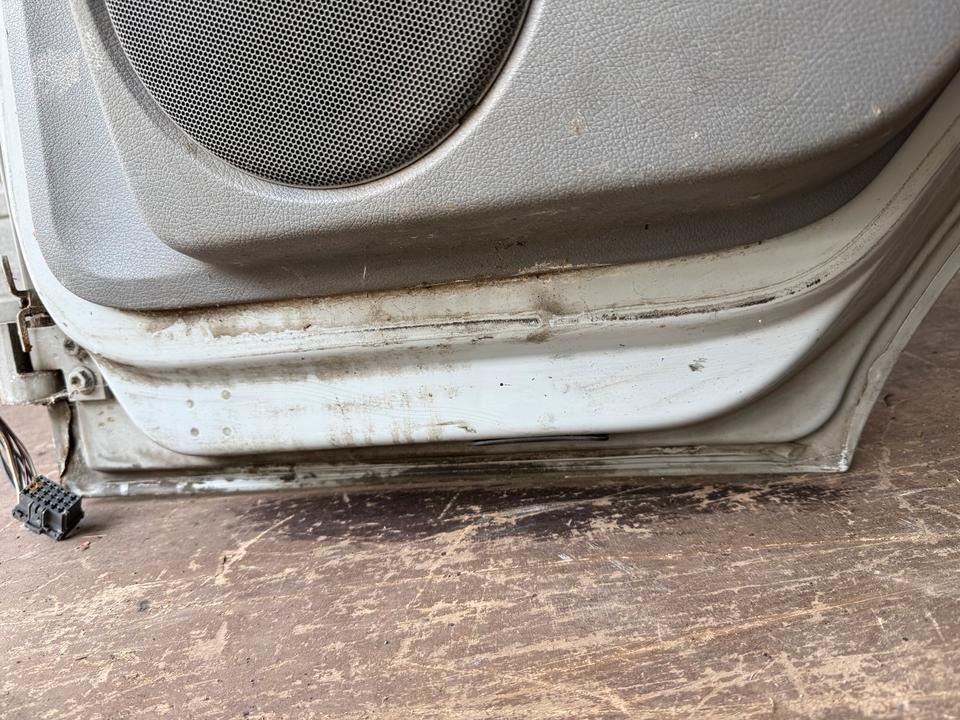 Mercedes Atego 2 Beifahrertür Grau Spiegel Innenverkleidung LN 70 - Durvis un rezerves daļas - Kravas automašīna: foto 3 Mercedes Atego 2 Beifahrertür Grau Spiegel Innenverkleidung LN 70 - Durvis un rezerves daļas - Kravas automašīna: foto 3