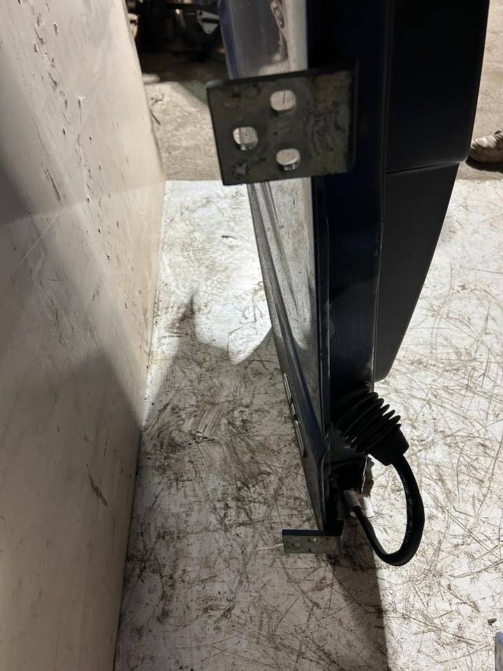 Mercedes Atego 4 EU6 Beifahrertür Innenverkleidung, Spiegel LN 45 - Durvis un rezerves daļas - Kravas automašīna: foto 3 Mercedes Atego 4 EU6 Beifahrertür Innenverkleidung, Spiegel LN 45 - Durvis un rezerves daļas - Kravas automašīna: foto 3