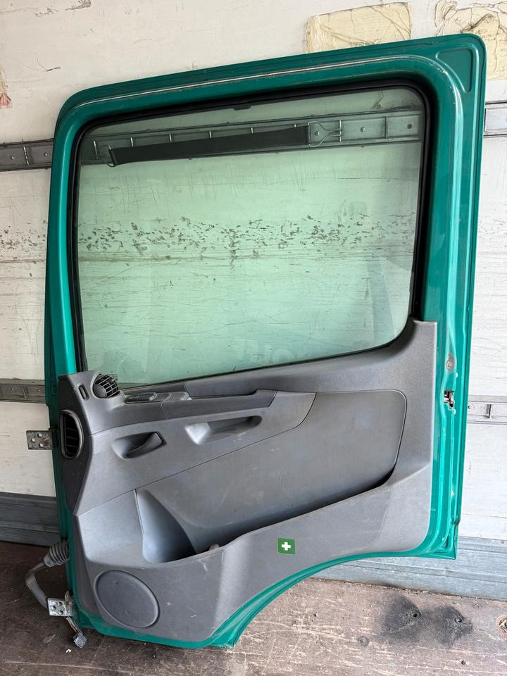 Mercedes Atego Beifahrertür Grün Innenverkleidung LN 71 - Durvis un rezerves daļas - Kravas automašīna: foto 2 Mercedes Atego Beifahrertür Grün Innenverkleidung LN 71 - Durvis un rezerves daļas - Kravas automašīna: foto 2