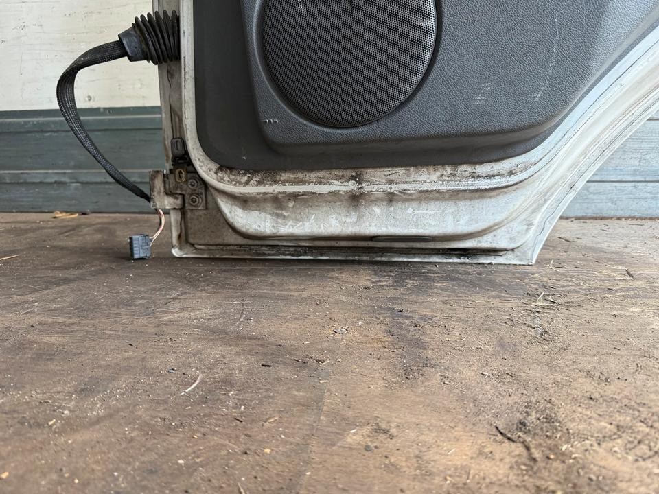 Mercedes Atego Beifahrertür Weiß Spiegel Innenverkleidung LN 75 - Durvis un rezerves daļas - Kravas automašīna: foto 5 Mercedes Atego Beifahrertür Weiß Spiegel Innenverkleidung LN 75 - Durvis un rezerves daļas - Kravas automašīna: foto 5