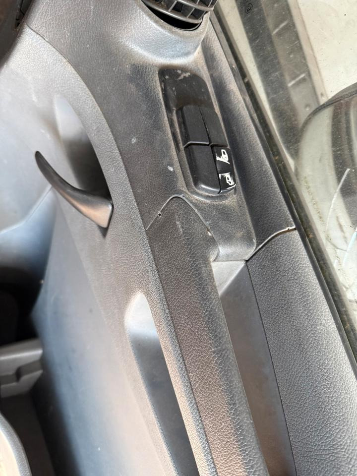 Mercedes Atego Beifahrertür weiß Spiegel Innenverkleidung - Durvis un rezerves daļas - Kravas automašīna: foto 3 Mercedes Atego Beifahrertür weiß Spiegel Innenverkleidung - Durvis un rezerves daļas - Kravas automašīna: foto 3