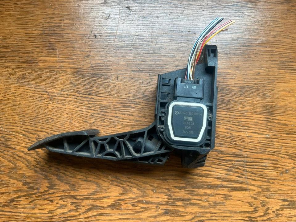 Mercedes Atego Gaspedal A9403000004 - Pedālis - Kravas automašīna: foto 1 Mercedes Atego Gaspedal A9403000004 - Pedālis - Kravas automašīna: foto 1