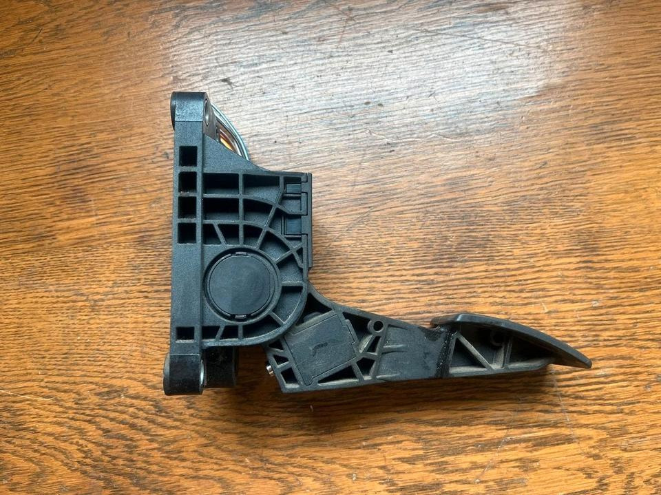 Mercedes Atego Gaspedal A9403000004 - Pedālis - Kravas automašīna: foto 3 Mercedes Atego Gaspedal A9403000004 - Pedālis - Kravas automašīna: foto 3