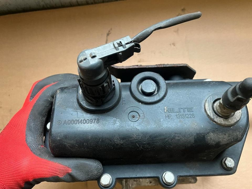 Mercedes-Benz Actros Atego EU4 EU5 AdBlue Pumpe A0001400978 - Degvielas sūknis - Kravas automašīna: foto 2 Mercedes-Benz Actros Atego EU4 EU5 AdBlue Pumpe A0001400978 - Degvielas sūknis - Kravas automašīna: foto 2