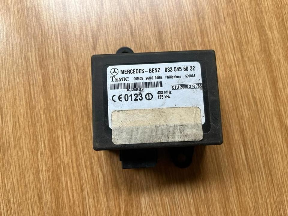 Mercedes Benz Vito W638 Wegfahrsperre Modul 0335456032 - Elektroniskais vadības bloks (ECU) - Kravas automašīna: foto 1 Mercedes Benz Vito W638 Wegfahrsperre Modul 0335456032 - Elektroniskais vadības bloks (ECU) - Kravas automašīna: foto 1