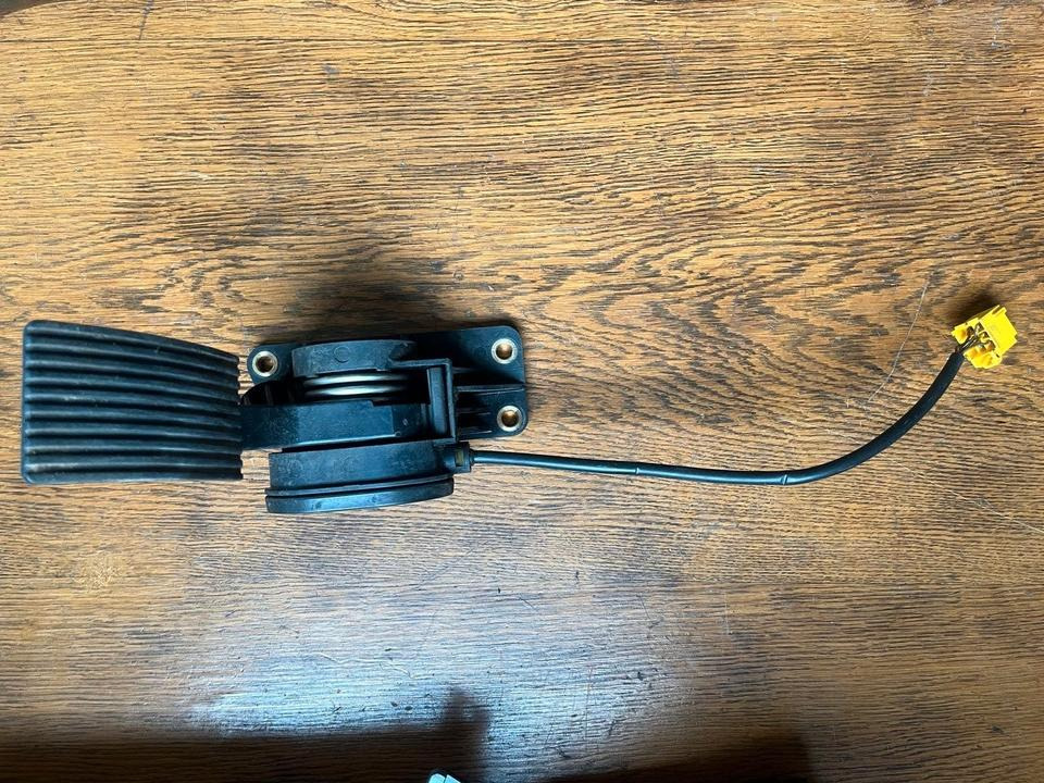 Mercedes Gaspedal A9703000004 - Pedālis - Kravas automašīna: foto 1 Mercedes Gaspedal A9703000004 - Pedālis - Kravas automašīna: foto 1