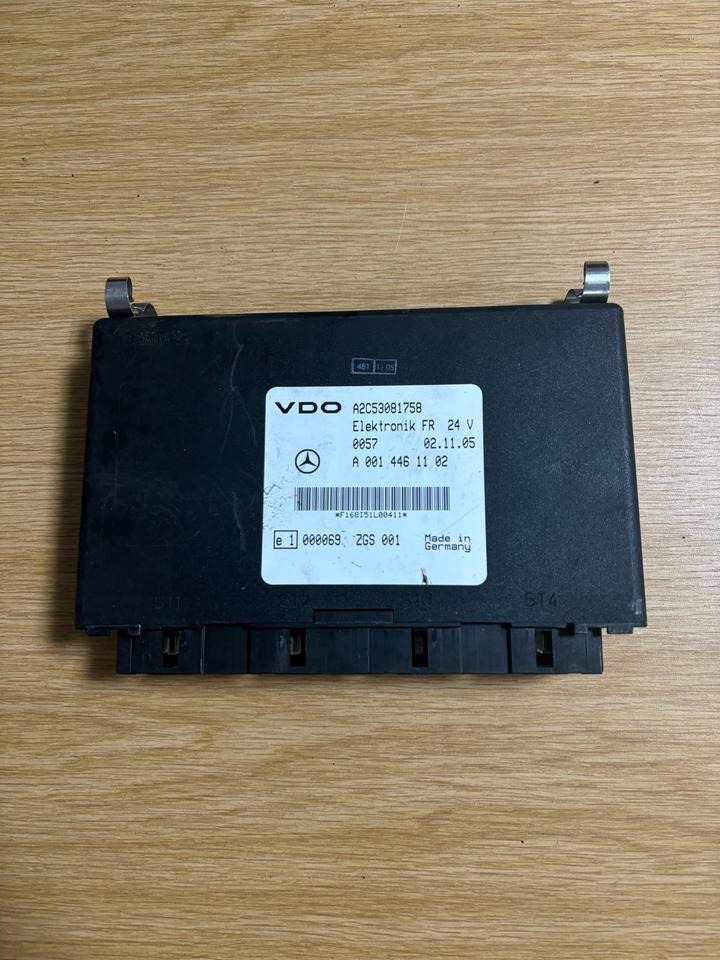 Mercedes VDO Elektronik FR Steuergerät A0014461102 - Elektroniskais vadības bloks (ECU) - Kravas automašīna: foto 1 Mercedes VDO Elektronik FR Steuergerät A0014461102 - Elektroniskais vadības bloks (ECU) - Kravas automašīna: foto 1