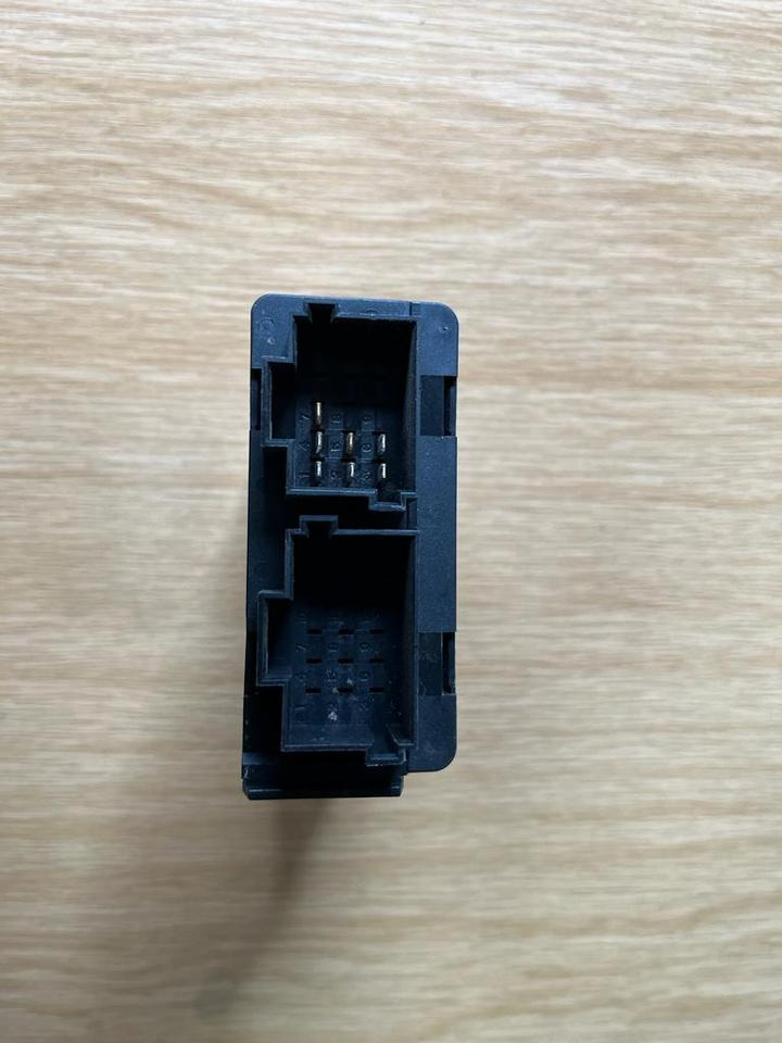 Mercedes VDO Funkfernbedienung Steuergerät A 000 446 00 18 - Elektroniskais vadības bloks (ECU) - Kravas automašīna: foto 3 Mercedes VDO Funkfernbedienung Steuergerät A 000 446 00 18 - Elektroniskais vadības bloks (ECU) - Kravas automašīna: foto 3