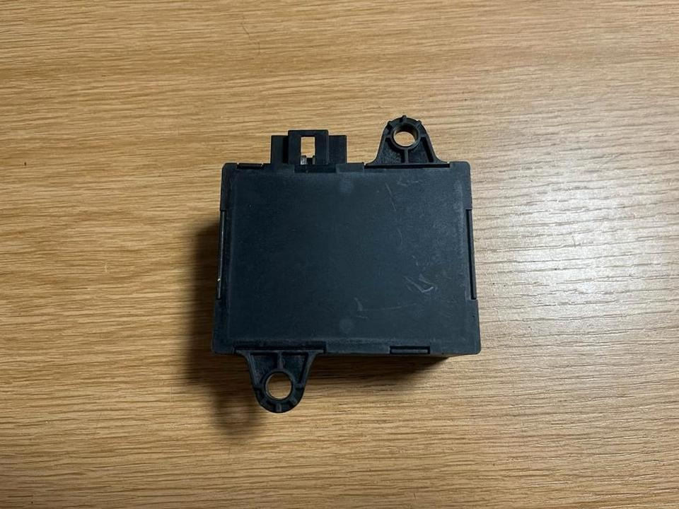 Mercedes VITO W638 Steuergerät Wegfahrsperre 0265451732 - Elektroniskais vadības bloks (ECU) - Kravas automašīna: foto 4 Mercedes VITO W638 Steuergerät Wegfahrsperre 0265451732 - Elektroniskais vadības bloks (ECU) - Kravas automašīna: foto 4