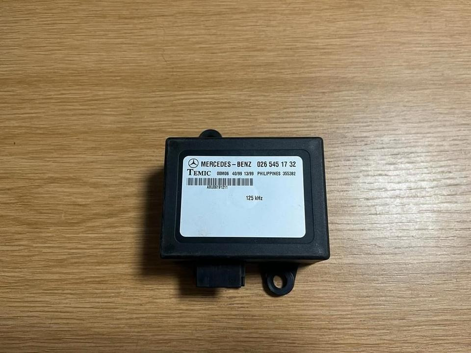Mercedes VITO W638 Steuergerät Wegfahrsperre 0265451732 - Elektroniskais vadības bloks (ECU) - Kravas automašīna: foto 1 Mercedes VITO W638 Steuergerät Wegfahrsperre 0265451732 - Elektroniskais vadības bloks (ECU) - Kravas automašīna: foto 1