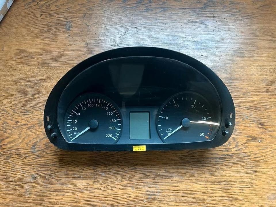 Mercedes Vito Viano W639 Kombiinstrument Tacho A6394464921 - Mērinstrumentu panelis - Kravas automašīna: foto 1 Mercedes Vito Viano W639 Kombiinstrument Tacho A6394464921 - Mērinstrumentu panelis - Kravas automašīna: foto 1