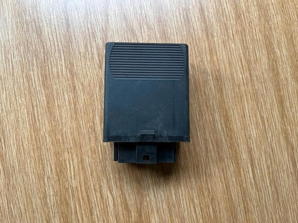 Mercedes W638 Vito Steuergerät Blinkermodul Relais 0165452332 - Elektroniskais vadības bloks (ECU) - Kravas automašīna: foto 4 Mercedes W638 Vito Steuergerät Blinkermodul Relais 0165452332 - Elektroniskais vadības bloks (ECU) - Kravas automašīna: foto 4