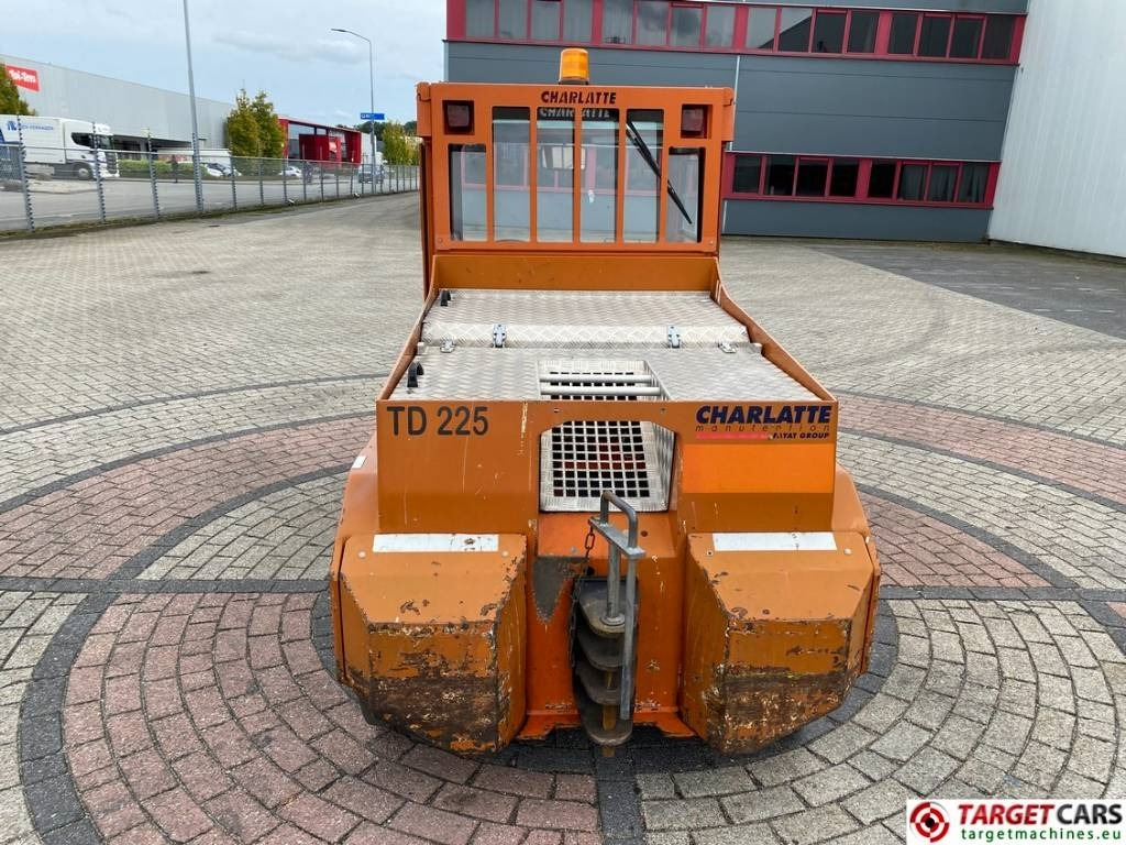 Charlatte TD225 Diesel Tow Truck Tractor 18T capacity - Noliktavas vilcējs: foto 5 Charlatte TD225 Diesel Tow Truck Tractor 18T capacity - Noliktavas vilcējs: foto 5