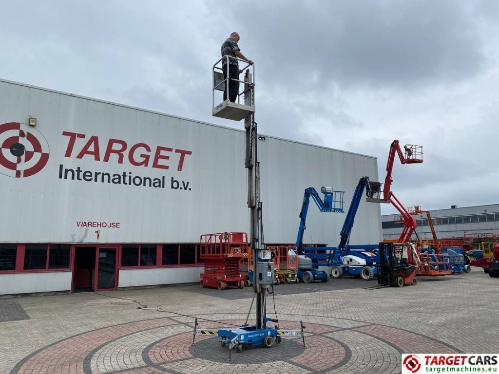 Genie AWP-25S Electric AC Vertical Mast Work Lift 950cm - Torņa pacēlājs: foto 5 Genie AWP-25S Electric AC Vertical Mast Work Lift 950cm - Torņa pacēlājs: foto 5