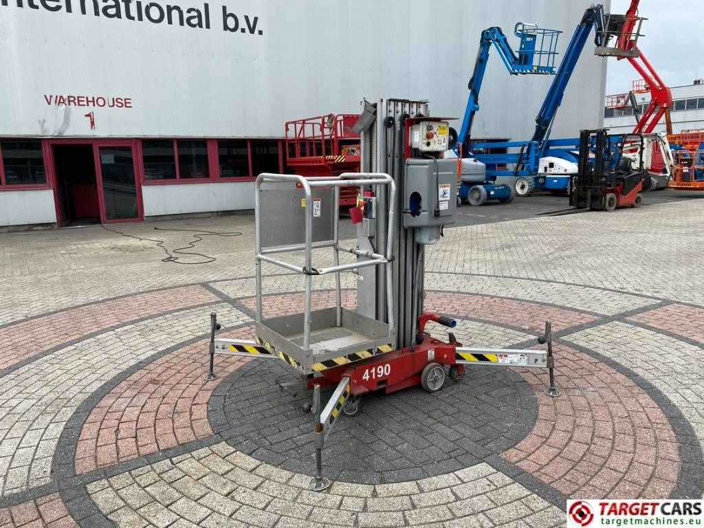 Genie AWP-30S Electric AC Vertical Mast Work Lift 1100cm - Torņa pacēlājs: foto 1 Genie AWP-30S Electric AC Vertical Mast Work Lift 1100cm - Torņa pacēlājs: foto 1