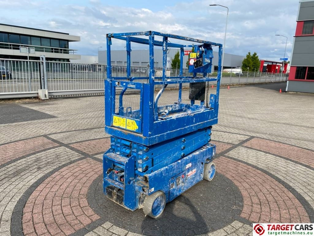 Genie GS-1932 Electric Scissor Work Lift 779cm - Šķērveida pacēlājs: foto 3 Genie GS-1932 Electric Scissor Work Lift 779cm - Šķērveida pacēlājs: foto 3