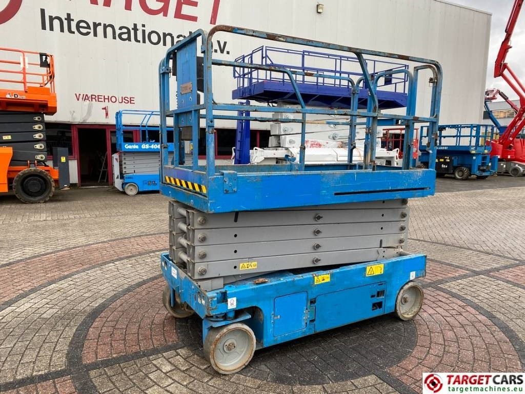 Genie GS-3246 Electric Scissor Work Lift 1175cm - Šķērveida pacēlājs: foto 1 Genie GS-3246 Electric Scissor Work Lift 1175cm - Šķērveida pacēlājs: foto 1