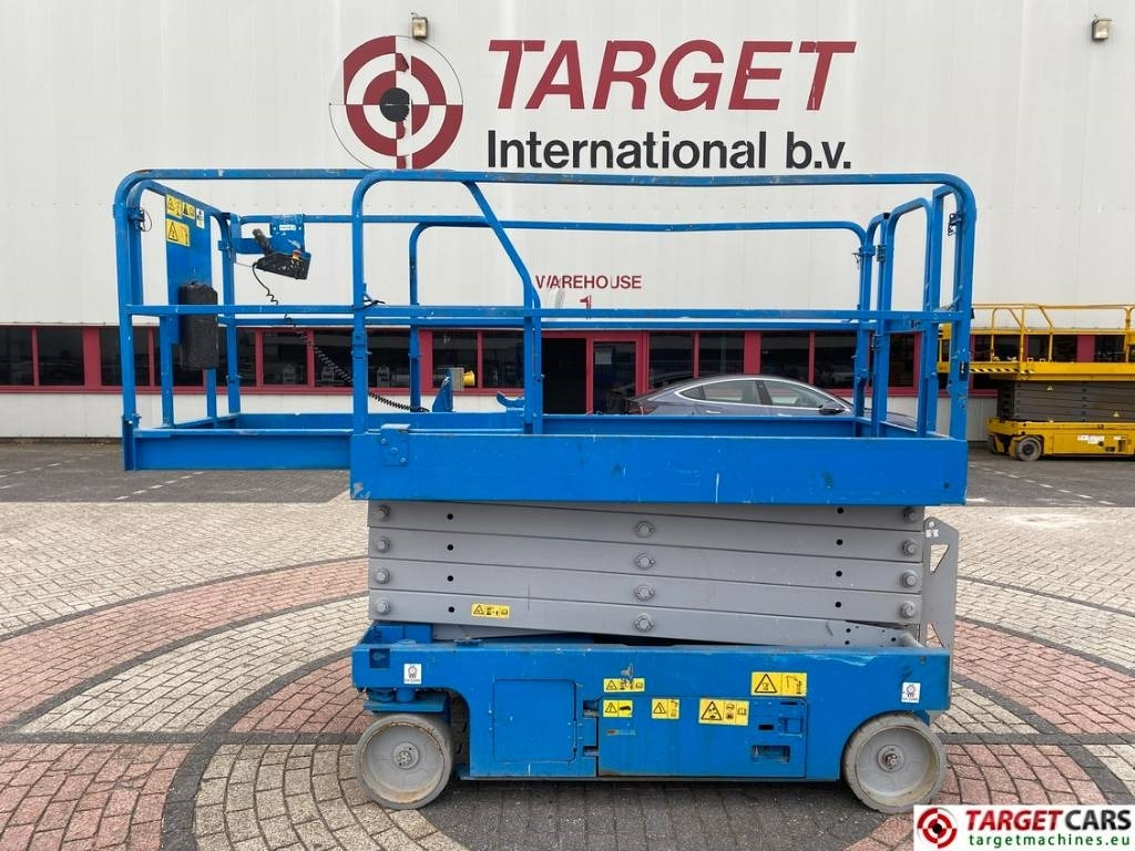 Genie GS-3246 Electric Scissor Work Lift 1175cm - Šķērveida pacēlājs: foto 5 Genie GS-3246 Electric Scissor Work Lift 1175cm - Šķērveida pacēlājs: foto 5