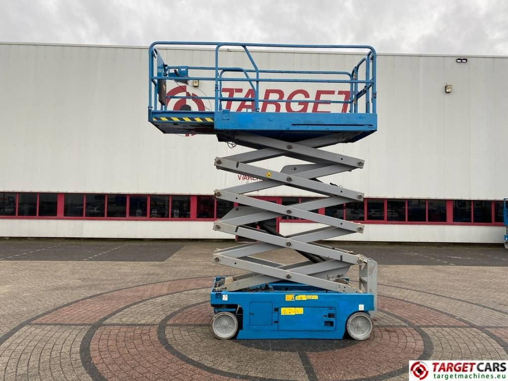 Genie GS-3246 Electric Scissor Work Lift 1175cm - Šķērveida pacēlājs: foto 5 Genie GS-3246 Electric Scissor Work Lift 1175cm - Šķērveida pacēlājs: foto 5