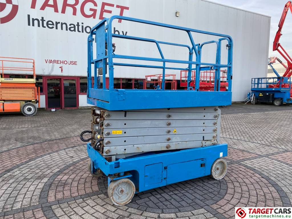 Šķērveida pacēlājs Genie GS-4047 Electric Scissor Work Lift 1389cm: foto 1