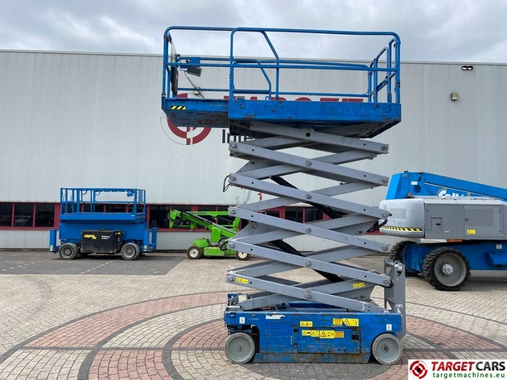 Genie GS-4047 Electric Scissor Work Lift 1389cm - Šķērveida pacēlājs: foto 5 Genie GS-4047 Electric Scissor Work Lift 1389cm - Šķērveida pacēlājs: foto 5