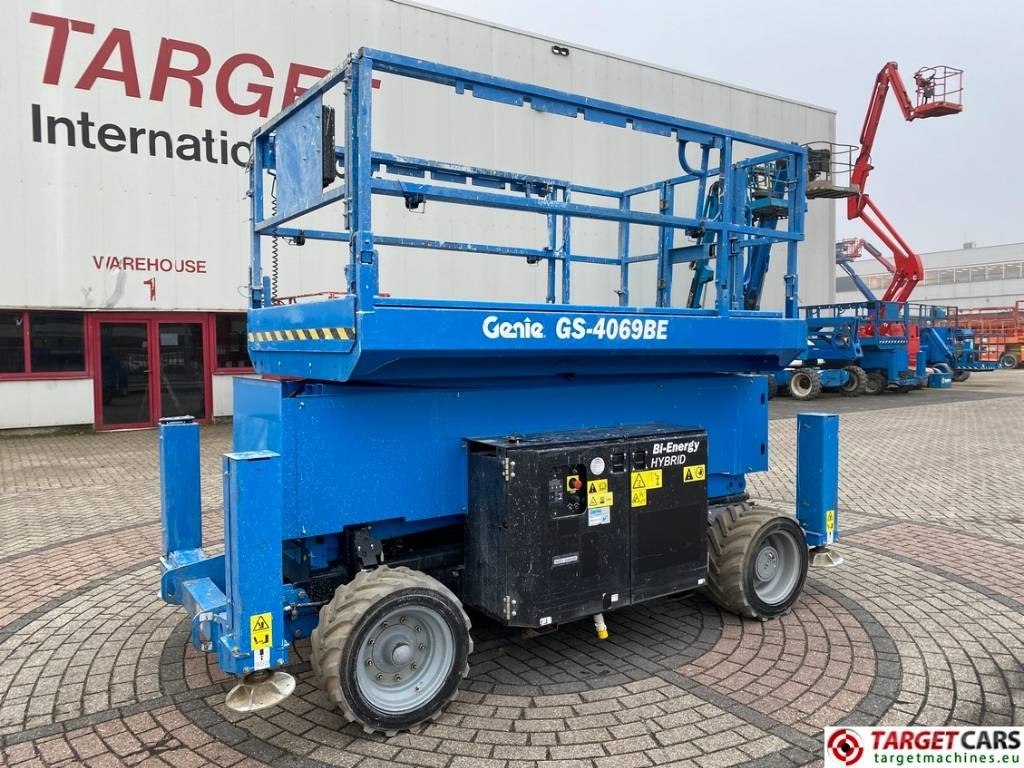 Genie GS-4069BE HyBrid Scissor Work Lift 1412cm - Šķērveida pacēlājs: foto 1 Genie GS-4069BE HyBrid Scissor Work Lift 1412cm - Šķērveida pacēlājs: foto 1