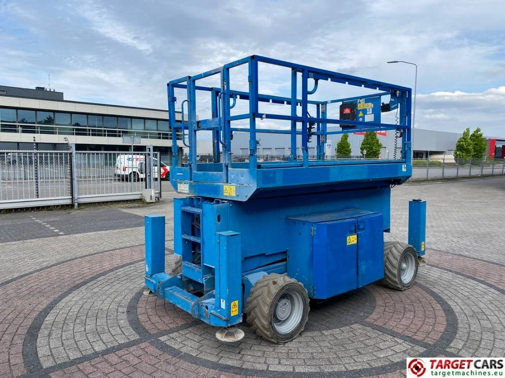 Genie GS-4069DC Electric 4x4 Scissor Work Lift 1412cm - Šķērveida pacēlājs: foto 3 Genie GS-4069DC Electric 4x4 Scissor Work Lift 1412cm - Šķērveida pacēlājs: foto 3
