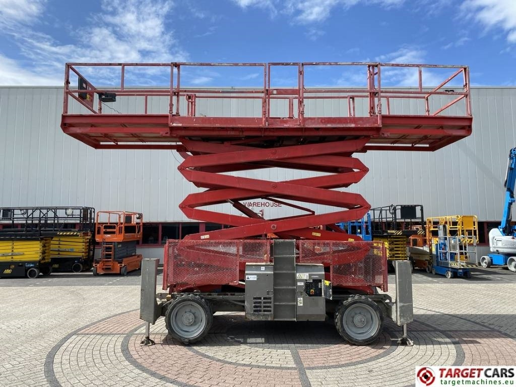 Genie GS-4390RT Diesel 4x4 Scissor Work Lift 1511cm  - Šķērveida pacēlājs: foto 5 Genie GS-4390RT Diesel 4x4 Scissor Work Lift 1511cm  - Šķērveida pacēlājs: foto 5