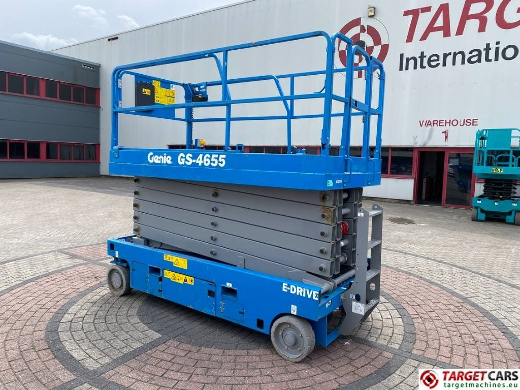 Genie GS-4655 Electric E-Drive Scissor Work Lift 1595cm - Šķērveida pacēlājs: foto 4 Genie GS-4655 Electric E-Drive Scissor Work Lift 1595cm - Šķērveida pacēlājs: foto 4