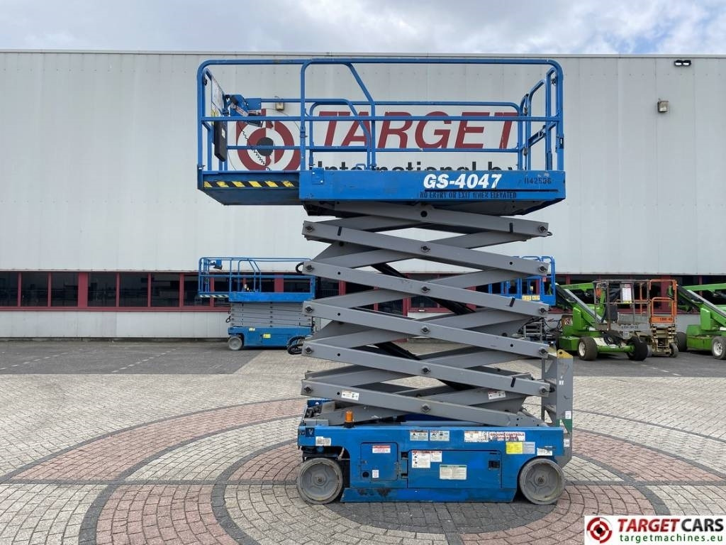 Genie GS4047 Electric 4047 Scissor Work Lift 1389cm - Šķērveida pacēlājs: foto 5 Genie GS4047 Electric 4047 Scissor Work Lift 1389cm - Šķērveida pacēlājs: foto 5