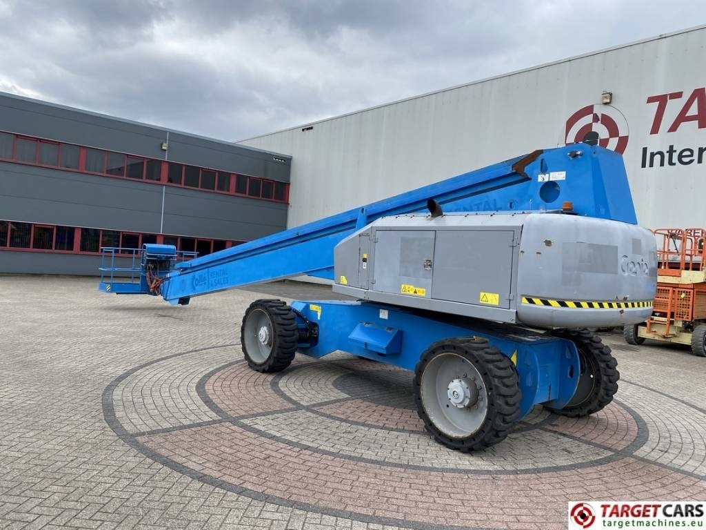Genie S-100HD Articulated 4x4x4 Diesel Boom Lift 3248cm - Teleskopiskais pacēlājs: foto 4 Genie S-100HD Articulated 4x4x4 Diesel Boom Lift 3248cm - Teleskopiskais pacēlājs: foto 4