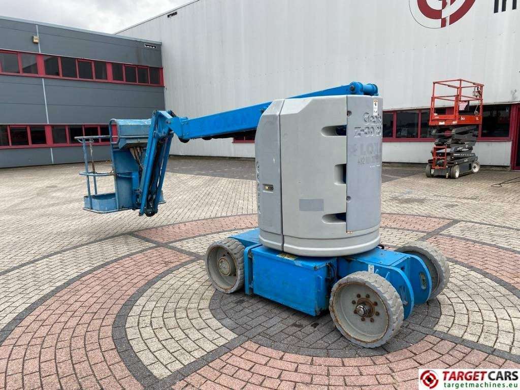 Genie Z-30/20N Electric Articulated Boom WorkLift 1110cm - Izlices pacēlājs: foto 4 Genie Z-30/20N Electric Articulated Boom WorkLift 1110cm - Izlices pacēlājs: foto 4