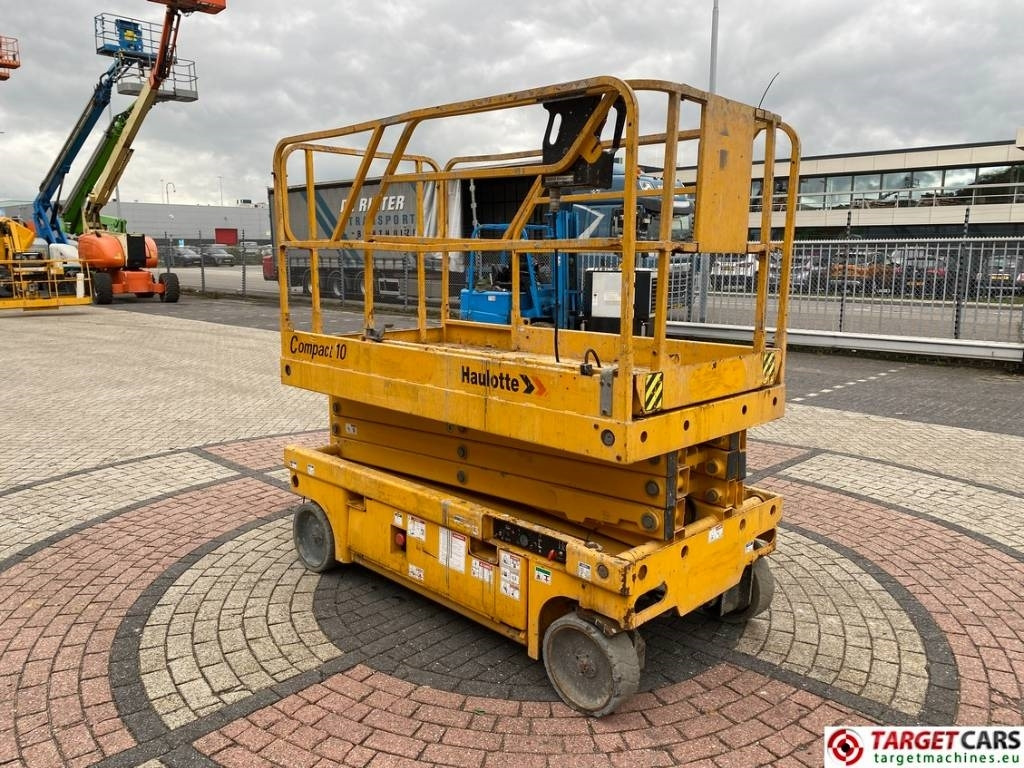 Haulotte Compact 10 Electric Scissor Work Lift 1015cm  - Šķērveida pacēlājs: foto 2 Haulotte Compact 10 Electric Scissor Work Lift 1015cm  - Šķērveida pacēlājs: foto 2