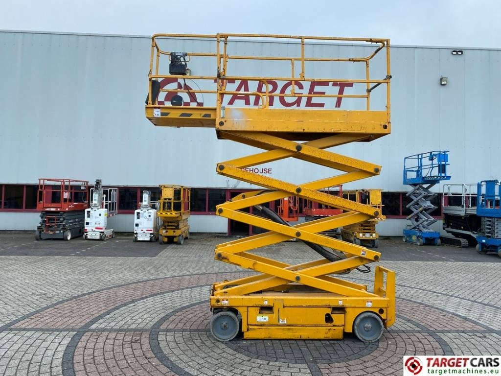 Haulotte Compact 10N Electric Scissor Work Lift 1000cm - Šķērveida pacēlājs: foto 5 Haulotte Compact 10N Electric Scissor Work Lift 1000cm - Šķērveida pacēlājs: foto 5