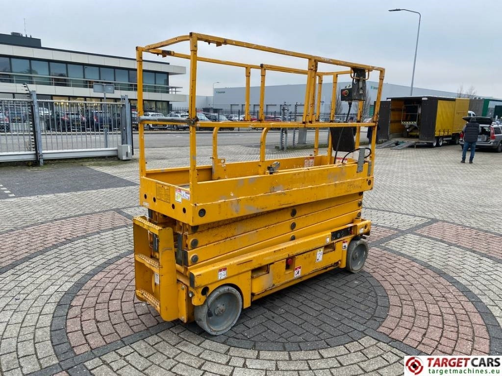 Haulotte Compact 10N Electric Scissor Work Lift 1000cm - Šķērveida pacēlājs: foto 3 Haulotte Compact 10N Electric Scissor Work Lift 1000cm - Šķērveida pacēlājs: foto 3